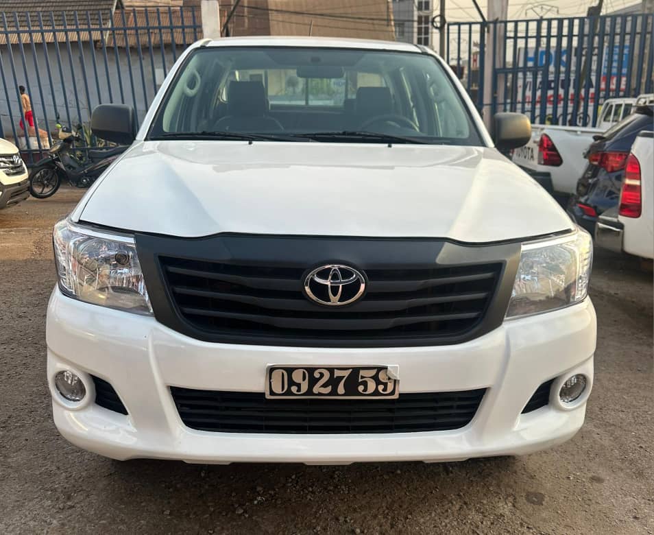 4WD 2015 Toyota Hilux double cabin