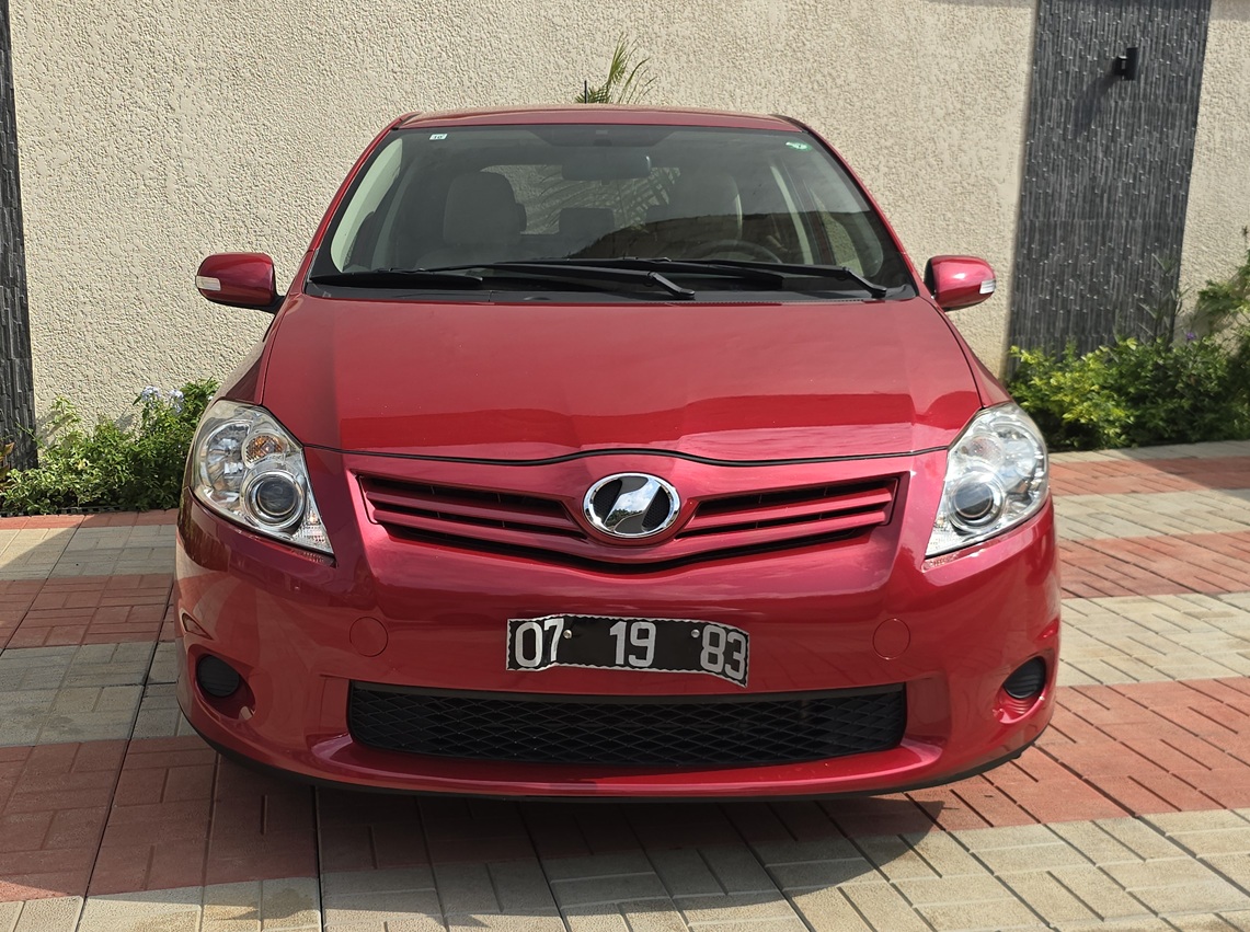 Acheter 2010 Toyota Auris Automatique ,Yaoundé ,Cameroun