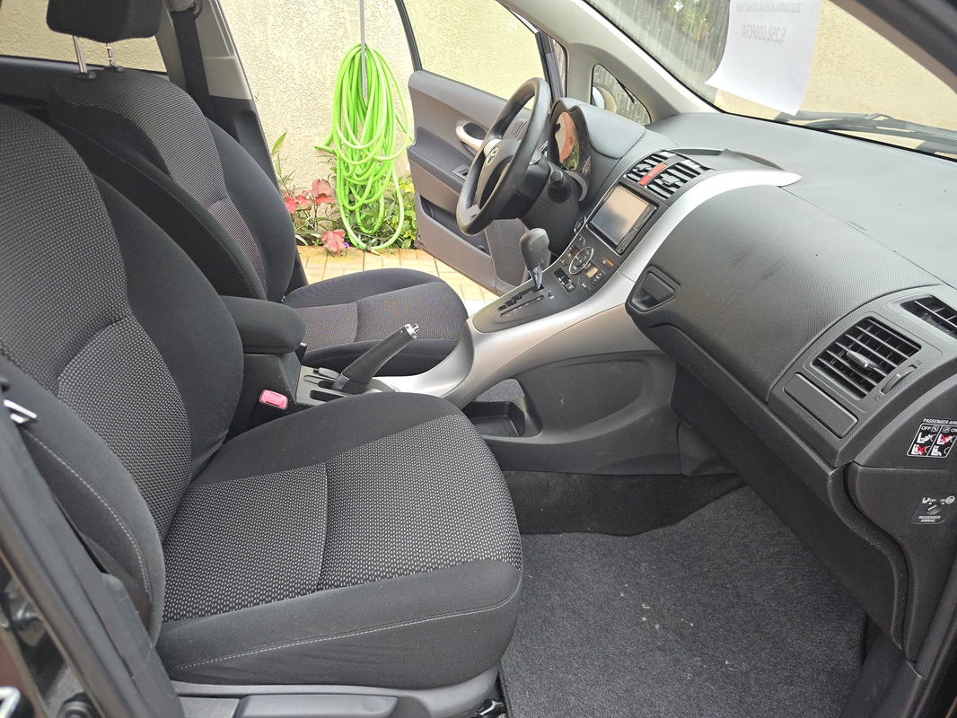 Acheter 2010 Toyota Auris Automatique ,Yaoundé ,Cameroun