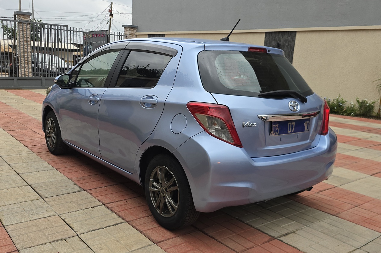 Acheter 2013 Toyota Yaris Automatique ,Yaoundé ,Cameroun