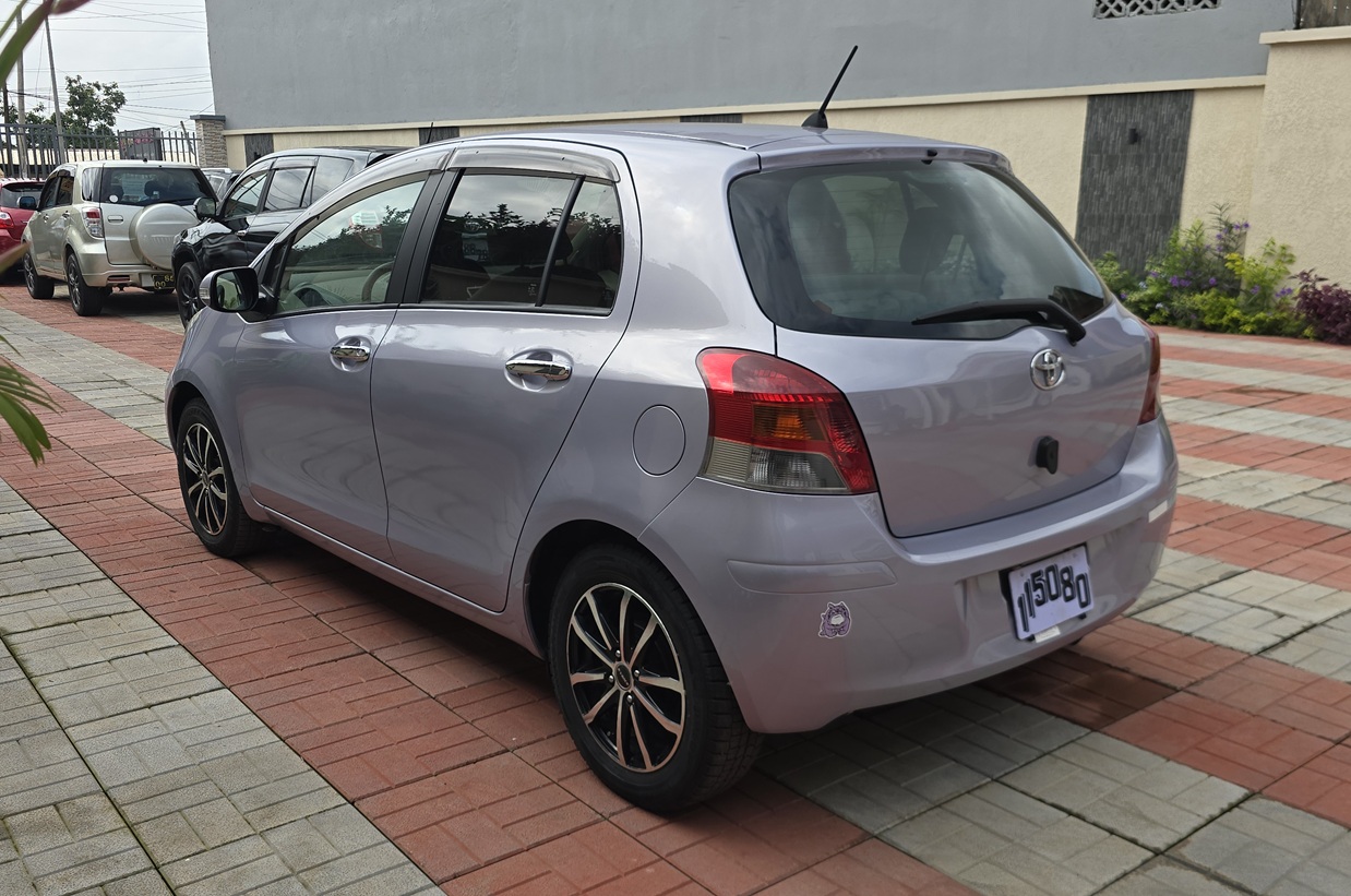 Acheter 2010 Toyota Yaris Automatique ,Yaoundé ,Cameroun