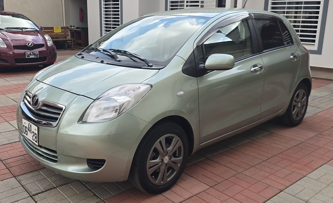 Acheter 2008 Toyota Yaris Automatique ,Yaoundé ,Cameroun