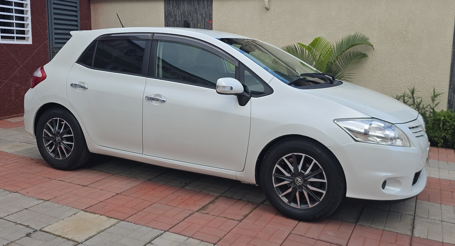 Acheter 2011 Toyota Auris Automatique ,Yaoundé ,Cameroun