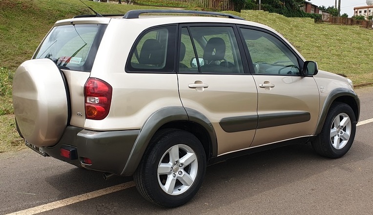 2005 Toyota Rav4 avec 4WD à vendre à Yaoundé Cameroun